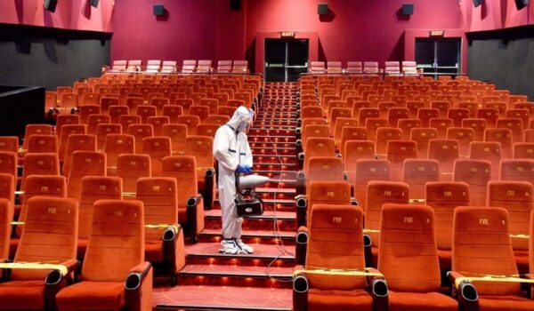 سالن سینمای اروپا -کرونا